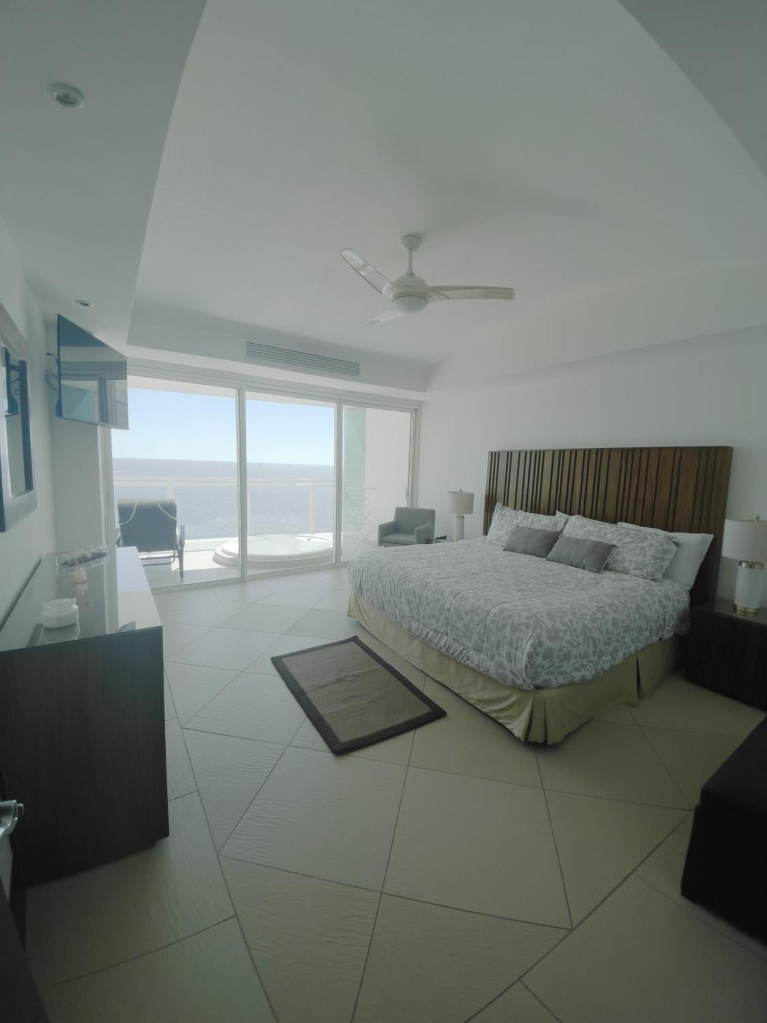 Bay View Grand Marina Ixtapa Condo En Pie De Playa Exterior photo