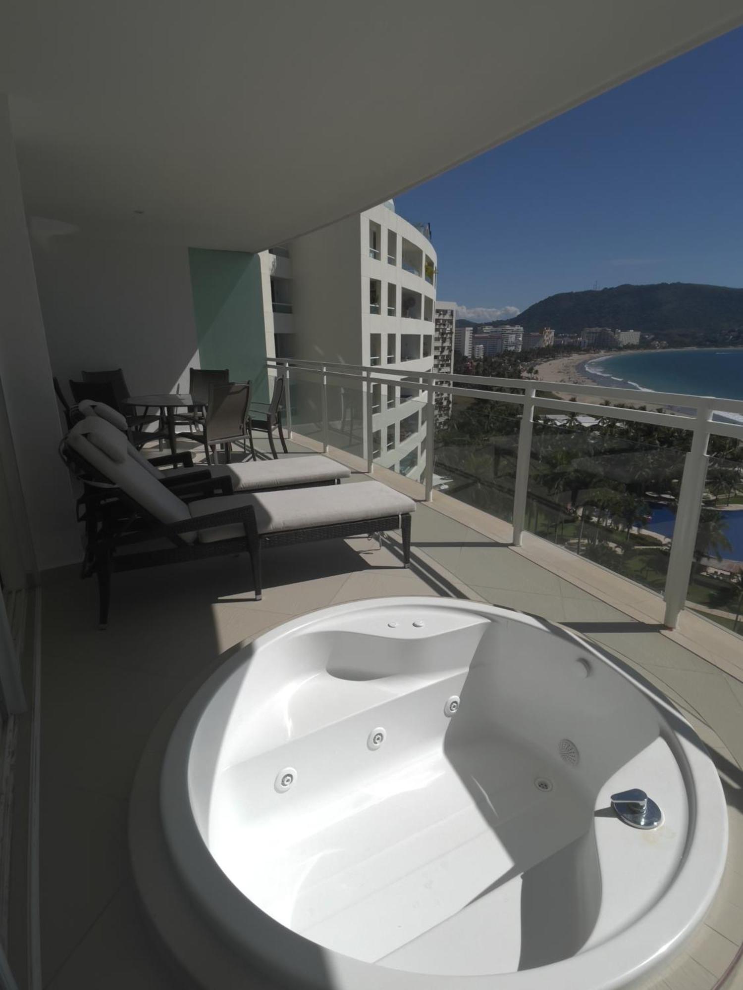 Bay View Grand Marina Ixtapa Condo En Pie De Playa Exterior photo